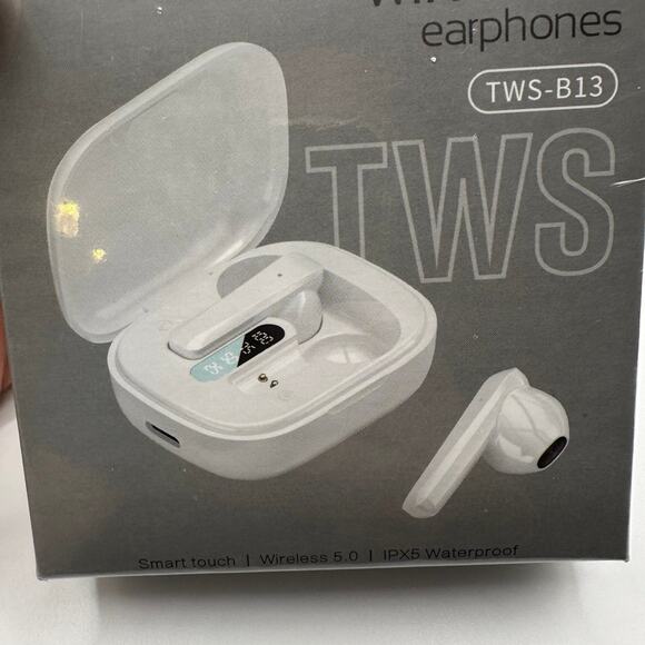 TWS B13 wireless earbud headphones - Picture 3 of 3